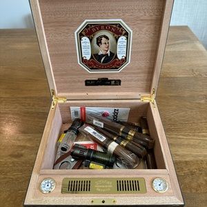Wooden Cigar Humidor with Accessories